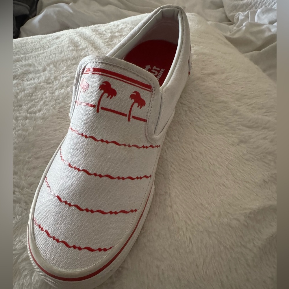Official IN-N-OUT Classic Pattern Shoes.